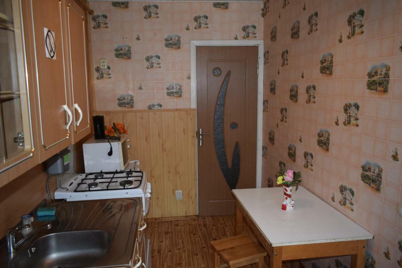Chernobyl Type Rooms In A Block Flat House Šiauliai Esterno foto